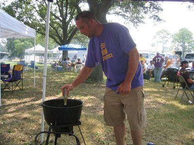 jambalaya cook at LSU tailgate